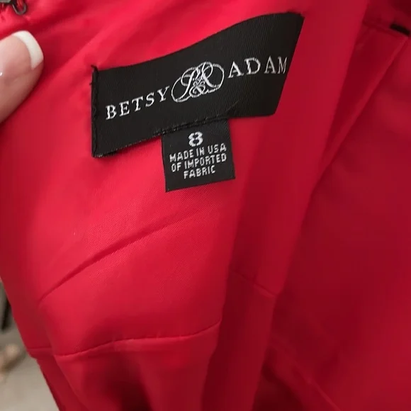 Beautiful Red Dress - Picture 7 of 7